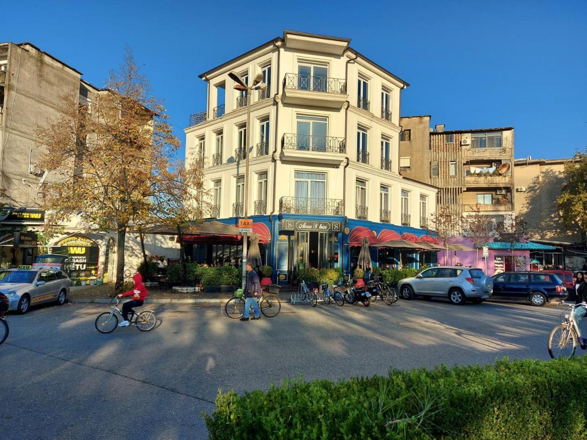 Amo'S Hotel Shkodra Exterior foto