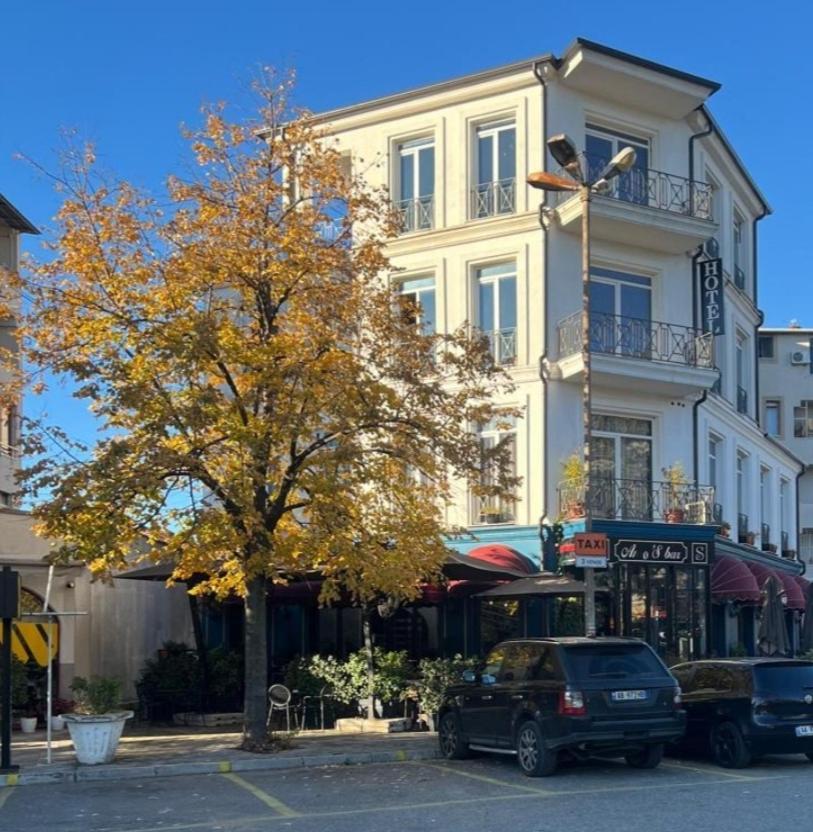Amo'S Hotel Shkodra Exterior foto